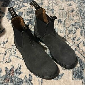 #587 Women’s Blundstones